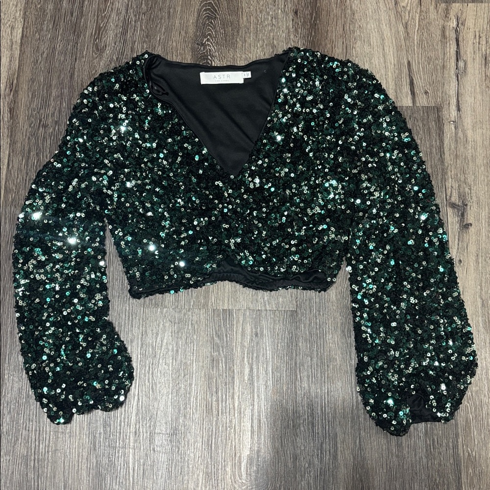 Astr “Nix” green sequin crop top, medium, new without tags - Picture 6 of 7